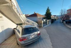 Mostar: Mercedesom u kuću